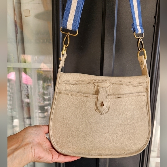 Vintage Dooney & Bourke-All Weather Leather Teton Saddle Bag - Picture 5 of 8